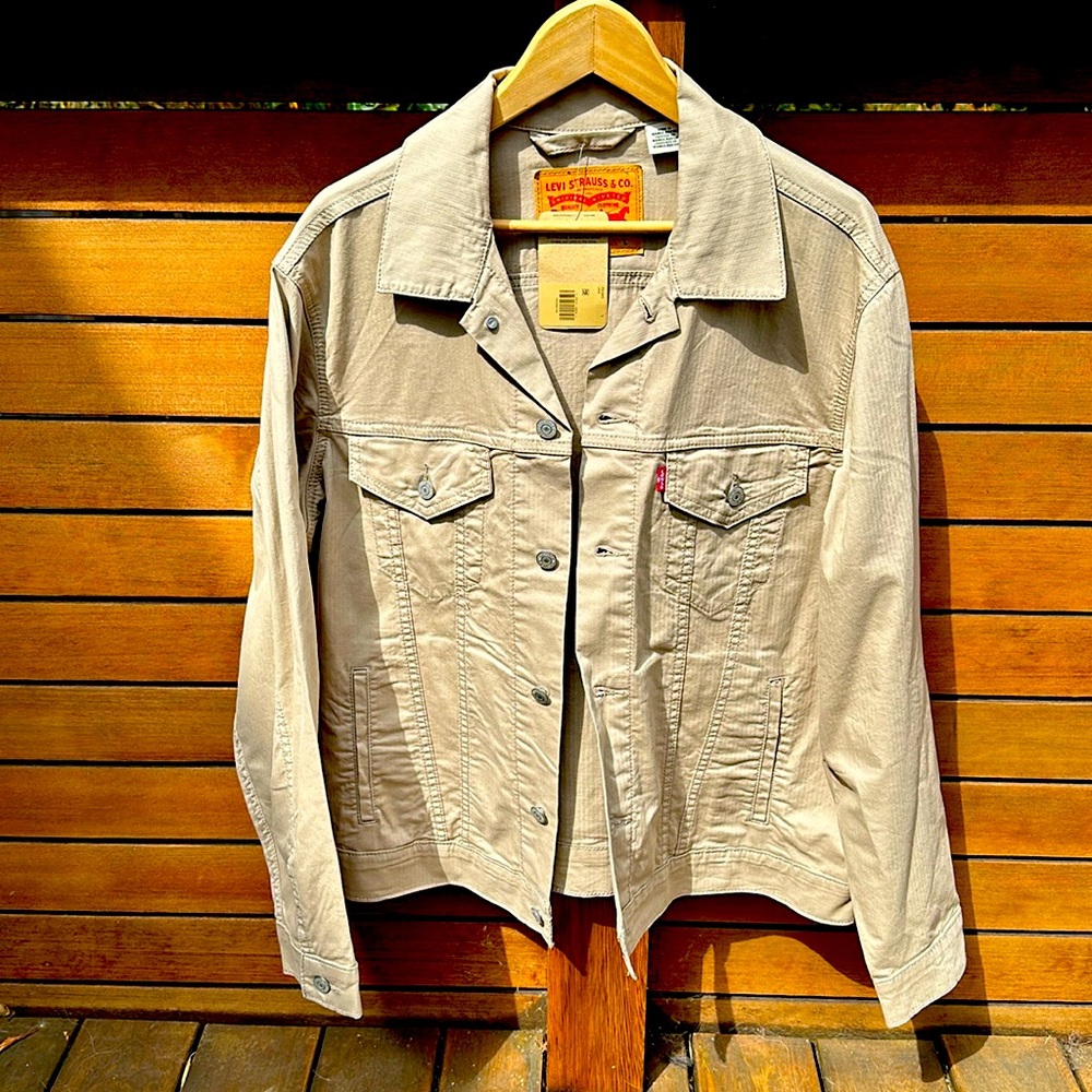 Levi's Vintage Fit Relaxed Trucker Jacket Men's Large, Light Khaki, NWT